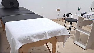 Big Ass MILF Ass Examination