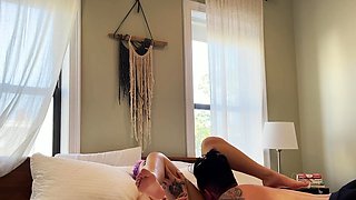 Inked queer licks and fingers GF at home