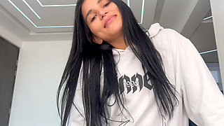 Step brother, I'm hot, let me suck it delicious. My fucking stepsister comes in horny after a party and begs me to fuck her.