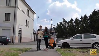 Hunt4k. tourist for cash let tricky boy stretch gf all over bed