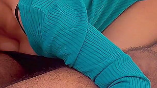 Indian Girl Gives a Perfect Blowjob to Her Boyfriend Making Him Part 1