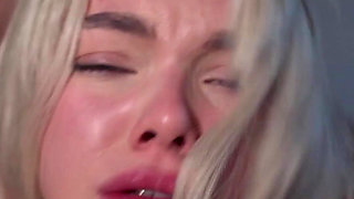 Aggressive Hard Sex with Gorgeous Vixen Model