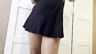 Stepmom with Juicy Holes Gives Jerk off Instructions
