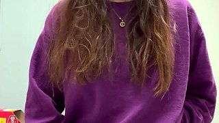 Lovely Amateur teen brunette masturbating outdoor