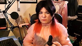 Deepthroat trainng - sissy shares helpful advice  tips