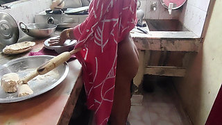 Village Wali Bhabhi Ko Kitchen Me Chodai Kiya Cooking Time