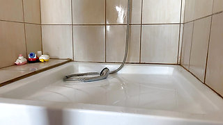 I shower in leggings and do cameltoe on my pussy and masturbate. 2
