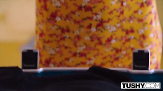She Found The Perfect Place To Get Gaped By Her Boss