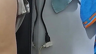 He Seduces the Latina Maid with a Huge Ass and They End up Fucking