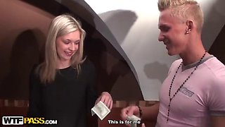 Hot anal fuck in a public toilet scene 1