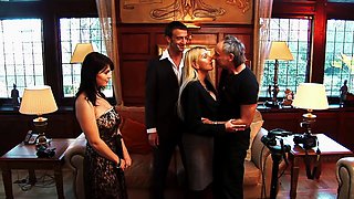 Horny Swingers Kristi Klenot and Samantha Bond Swap Cum in Wild Group Facial!