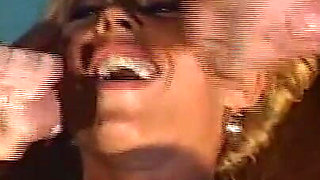 Blonde MILF Is Searching a Guys to Fucked Her Very Well