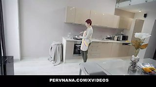Irresistible crimson head gilf dicked by strung up masseur