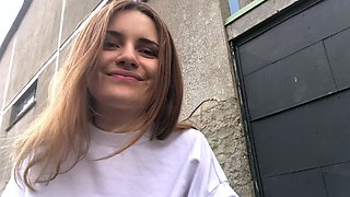 Amateur wild chick solo masturbation