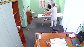 Vanessa In Sexually Inexperienced Patient Wants Doctors Cock To Be Her First