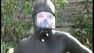 Solo eurobabe masturbating outdoors
