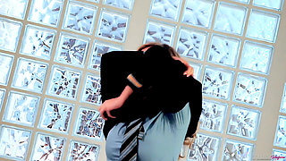 Shoot 2 Featuring Julia Crown