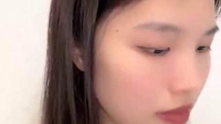 The lustful side of the goddess next door, Peach Fish, innocent and shy, was fucked by her boyfriend for several days in a live broadcast in China, and was ravaged by her unprotected creampie 9