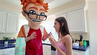Sweet Eva Generosi Spices Up the Kitchen with a Facial