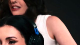 Sexy gamers innocent back rub turns to wild scissoring