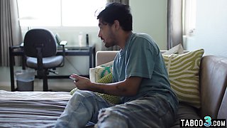 Dude sends knob pic to his cougar stepmom