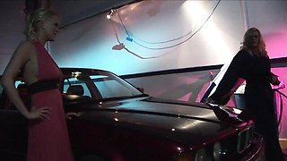 Michelle Thorne and Carly Parker's blowjob xxx by Titopia