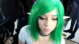 Green haired camgirl puts her big natural boobs on display
