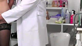 Sexy hairy stepmom gets clit fingering orgasm in gyno doctor's office