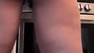Cute amateur webcam teen girl toying pussy on webcam