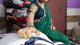 Desi sister-in-law sucks the fat cock of her brother-in-law, then sits on the cock and fucks.