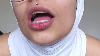 Showing You Every Inch of My Body Till You Cum in My Face Mia Niqab