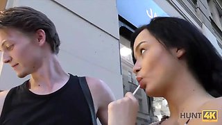 HUNT4K. Brunette princess wants new ring so why spreads her legs