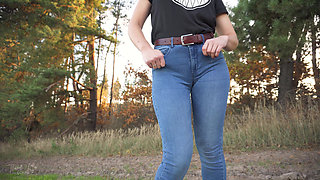 Stepsis Teases Cameltoe Pussy in Blue Jeans Outdoors