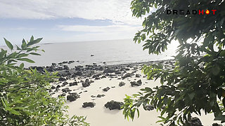 I Made a Very Tasty Squirt on a Deserted and Paradisiacal Beach Part 2