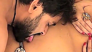 Indian Silm MILF Aunty in Saree Desi Sex (hindi Audio)