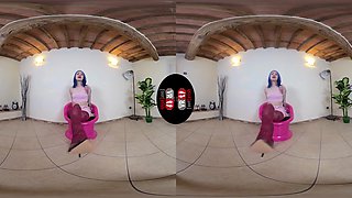 Mouth-Watering Denise Gives You The Hottest Foot Tease; Wild Babe Foot Fetish Vr