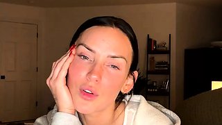 sexy bitch fake tits Kayla Lauren porn pic