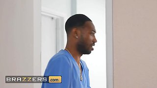 Nurse Slimthick Vic detect hollywood's hard dick under the sheets can't help but slide it in her booty - brazzers