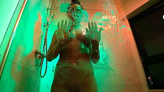 Cute amateur brunette naughty in solo jerking show on camera