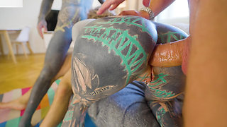 Tattooed Anuskatzz and amateur anal sex