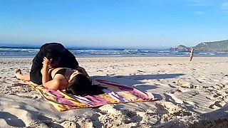 Amateur Latina Couple Fucking on Public Beach - Big Ass Teen Exhibitionist Sex