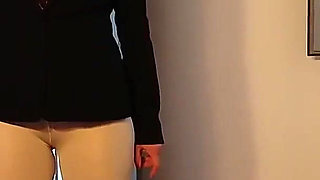 Grandma Is Wearing Tight Leggings!