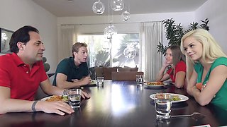 Elsa & Liza's naughty threesome: Blowjobs galore