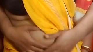 Indian Cute Bhabhi Having Romance