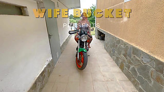 Wifebucket Amateurs - My Plumpy Girlfriend Seduced Me on the Motorbike