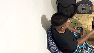 Recording ! He performs oral sex on his stepson Until he squeezes everything