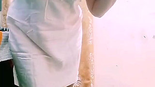 Filipino MILF Feeling Horny While Trying Out Her New Nightwear