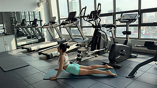 Yoga in Tight Shorts and Top 4K