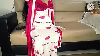Pizza Man Fucks Hot Desi Bhabhi in Hindi Audio