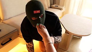 Bubblegumtoes - Blonde Göttin Fußanbetung Und Fußsklaven-